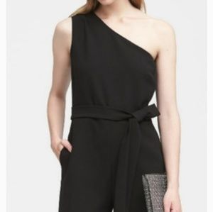 Banana Republic one shoulder jumper size 18